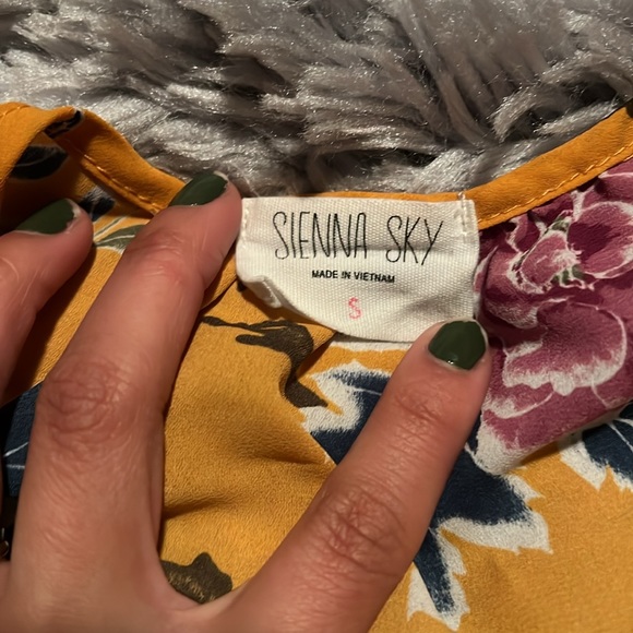 Colorful blouse - Picture 4 of 7